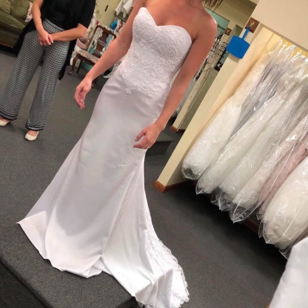Women's Satin & Lace Casablanca Wedding Dress